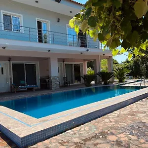 vieri-apartment.albaniahotels.org/